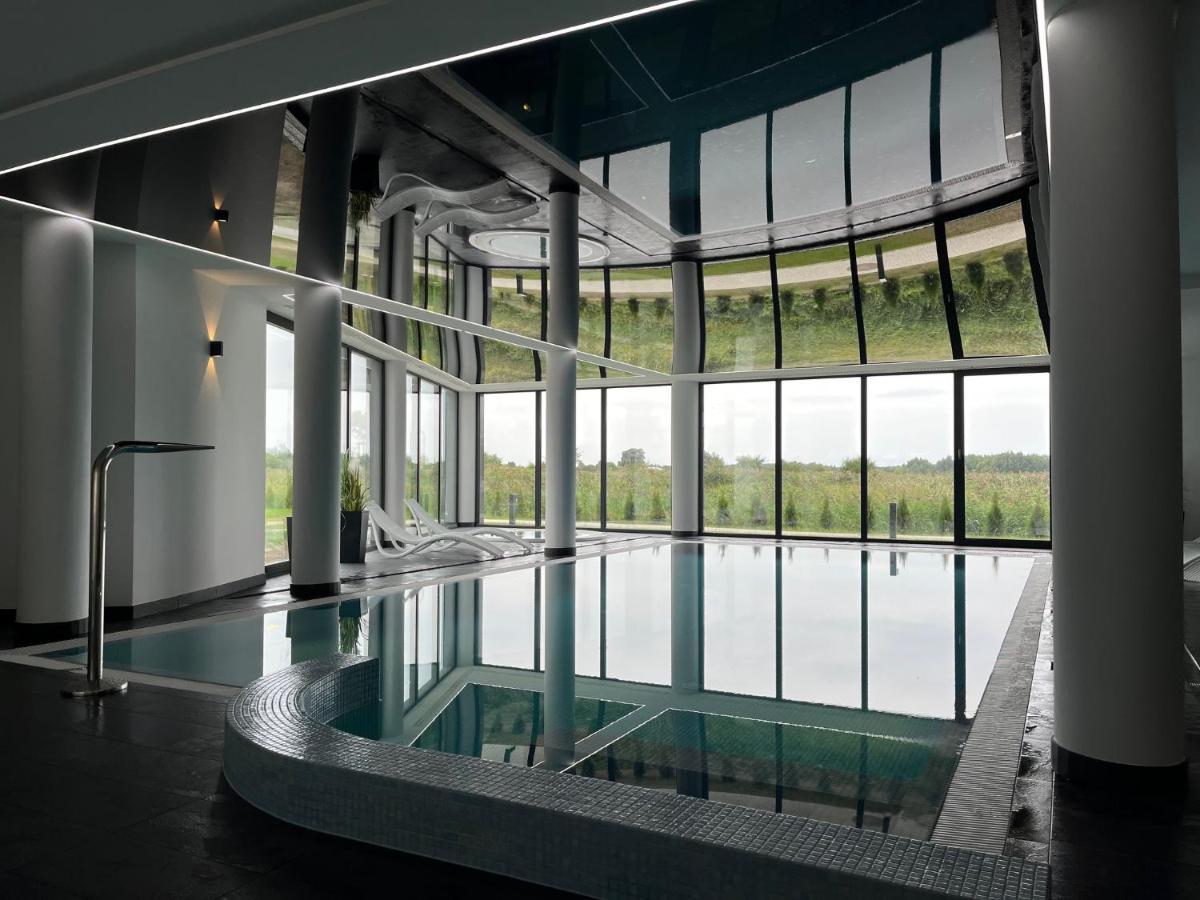 W Westin House *